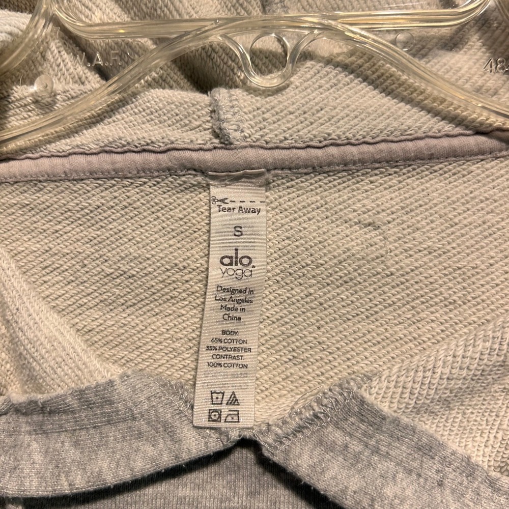 Alo Yoga Womens Cropped Hoodie Heather Gray Raw Hem Sweatshirt Size S - Picture 7 of 7